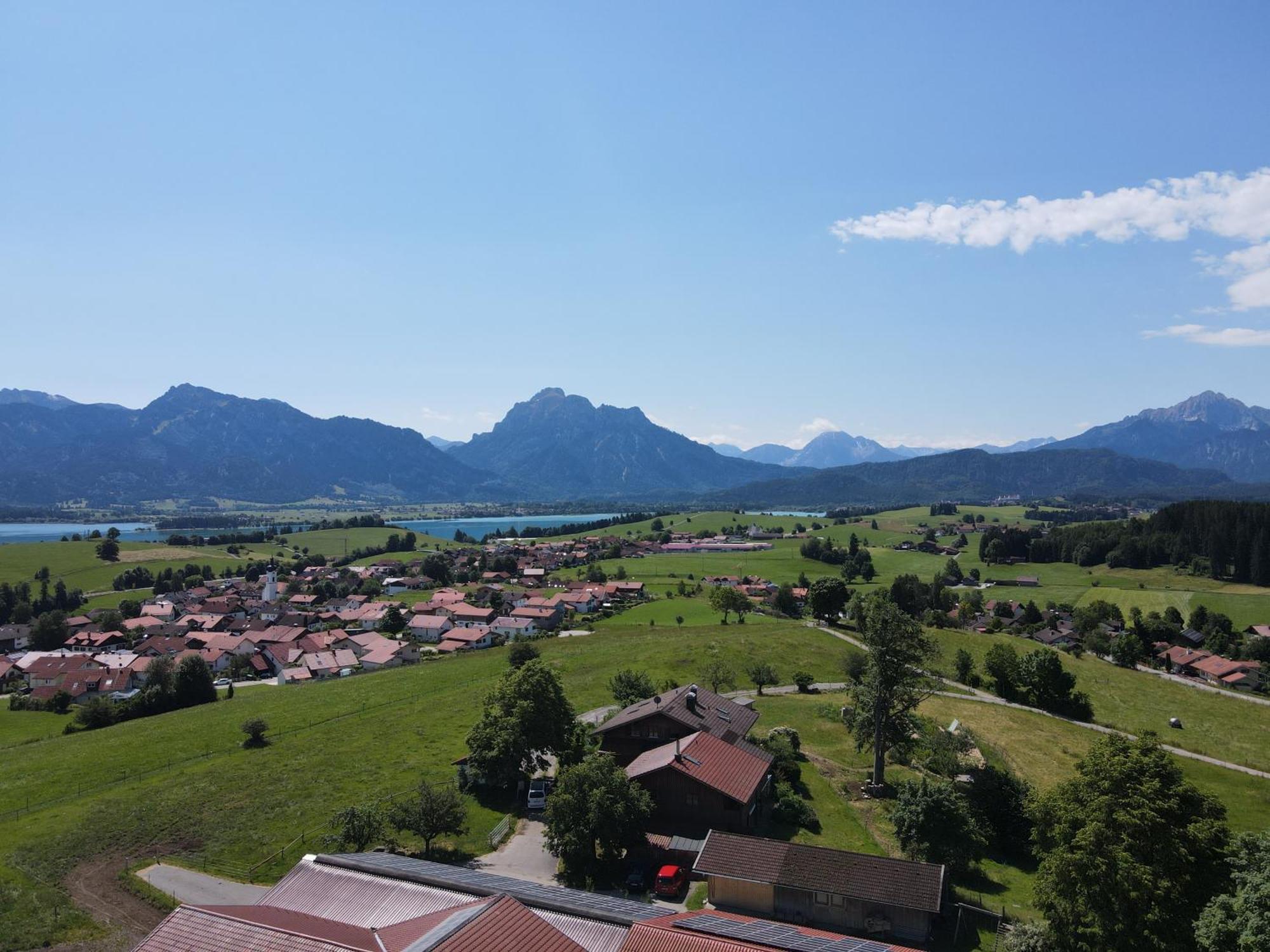 Chalet - Ferienwohnungen - Biohof Stoeger - Panoramasuedbalkon - Grandiose Aussicht Auf See, Berge Und Schloss Neuschwanstein Rieden Buitenkant foto