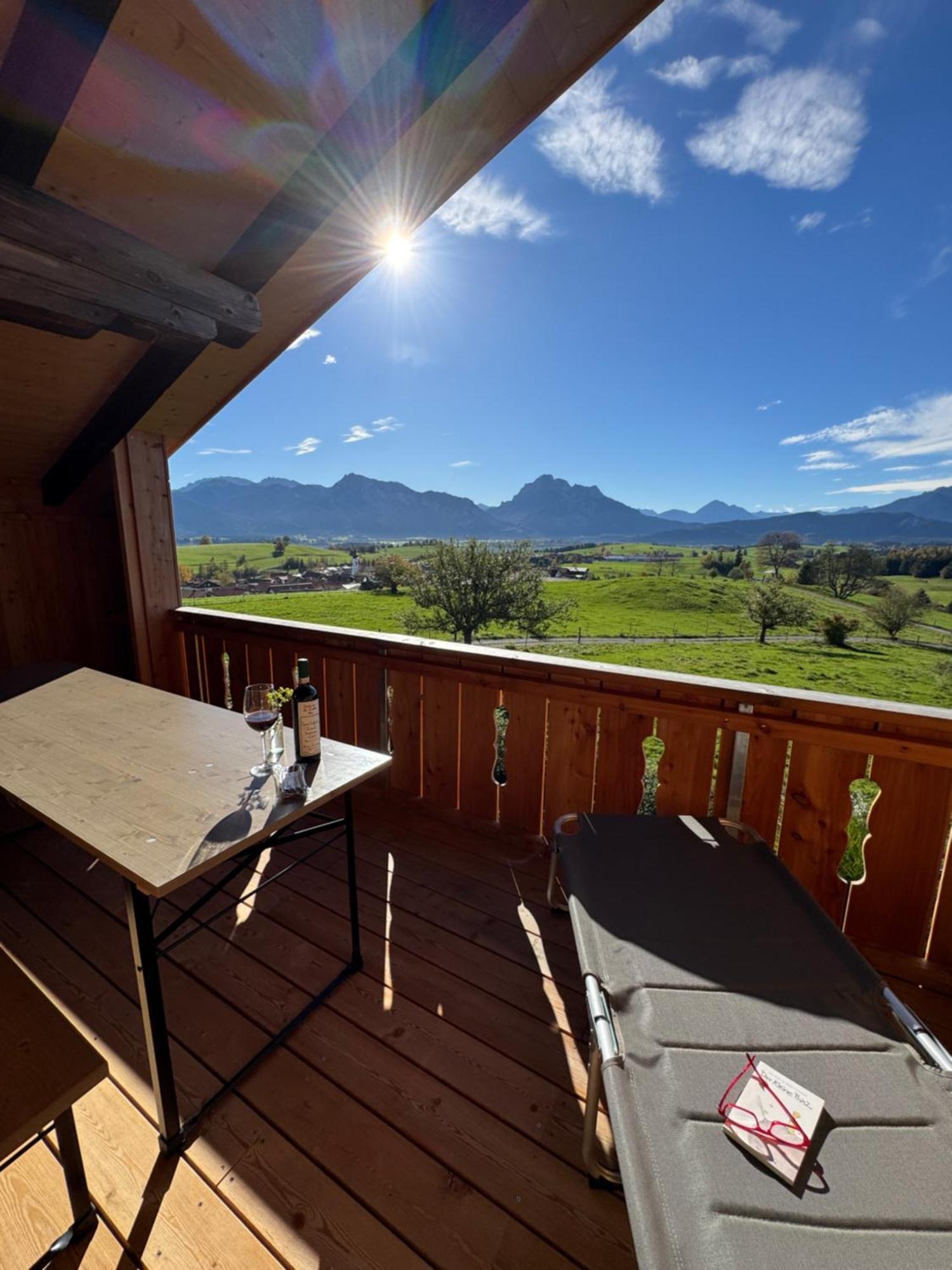Chalet - Ferienwohnungen - Biohof Stoeger - Panoramasuedbalkon - Grandiose Aussicht Auf See, Berge Und Schloss Neuschwanstein Rieden Buitenkant foto